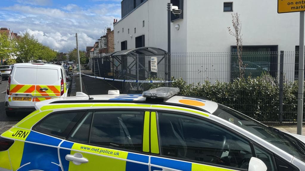 Manhunt after attempted arson attack on synagogue