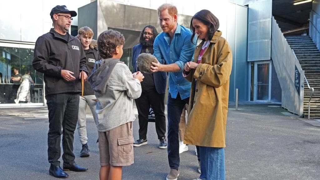Harry and Meghan Join Aboriginal Walking Tour in Melbourne